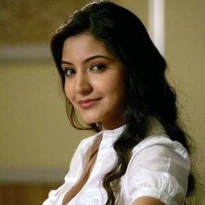 Anushka not trying to compete with Rani
